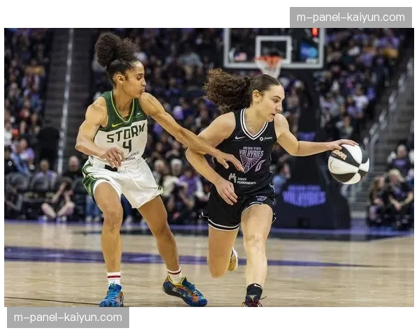 西雅图风暴主场迎战金州女武神，揭幕战备受关注